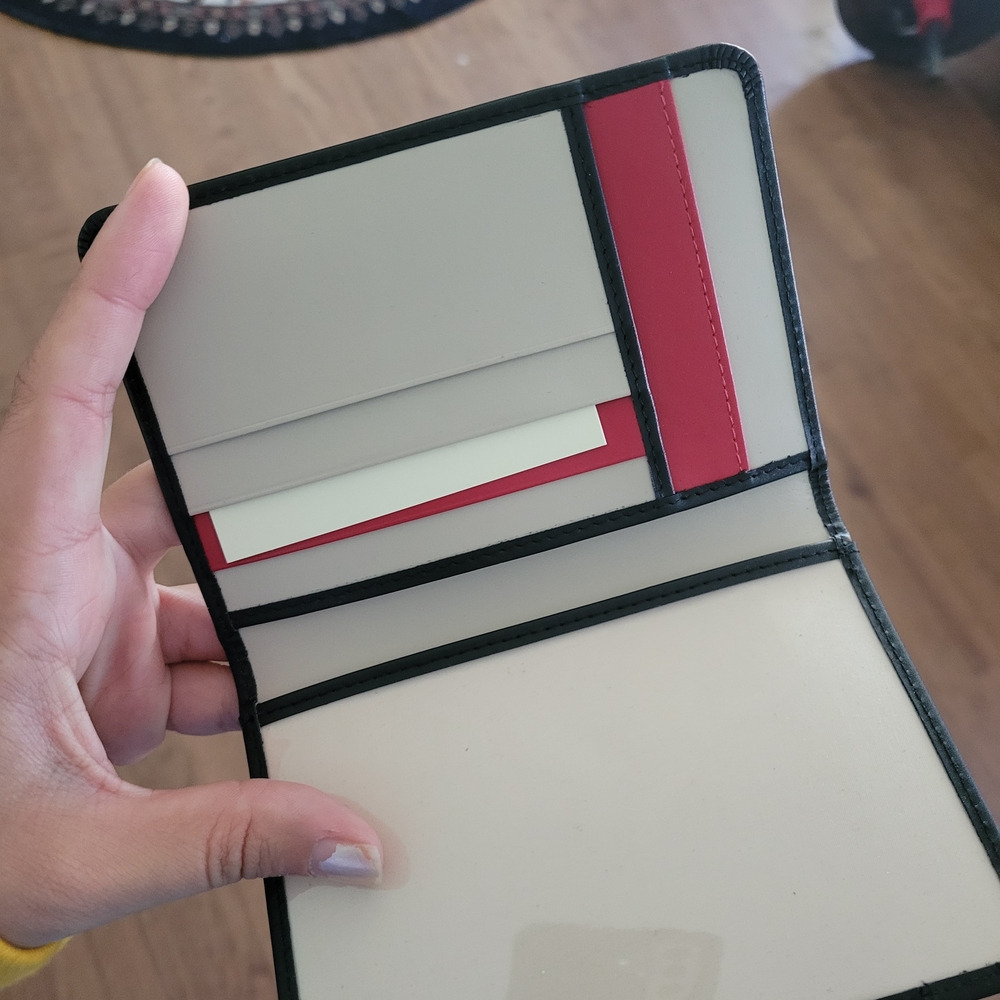 RADLEY LONDON Black Passport Holder with Dog Motif - Picture 2 of 2